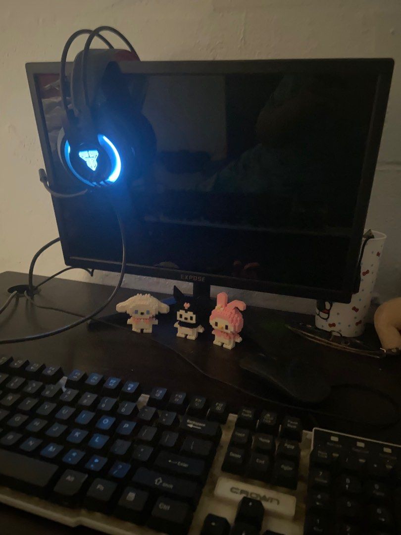 Expose tech (Category: Monitor Screens) located in Kuala Lumpur. Submitted by nooryyyyy (Listing ID 1351913973, Image 2). Description: Jarang pakai. Condition is 10/10 but have lil kesan cat. You can wipe it. No box..