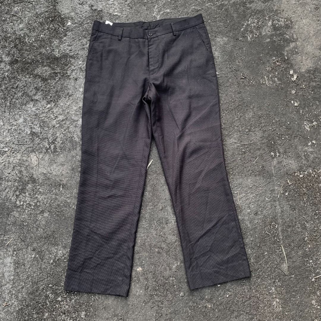 G2000 Man Trouser Pants (Category: Trousers) located in Bacoor. Submitted by thrifterrifix (Listing ID 1351847920, Image 1). Description: G2000 Man Trouser Pants Color: Black | Blue Grid Issue/s: None Other Details/Tags: Grid/patterned; slim fit Dimensions: 37" x 32"W Inseam: 27" Leg opening: 16" Price: P450.