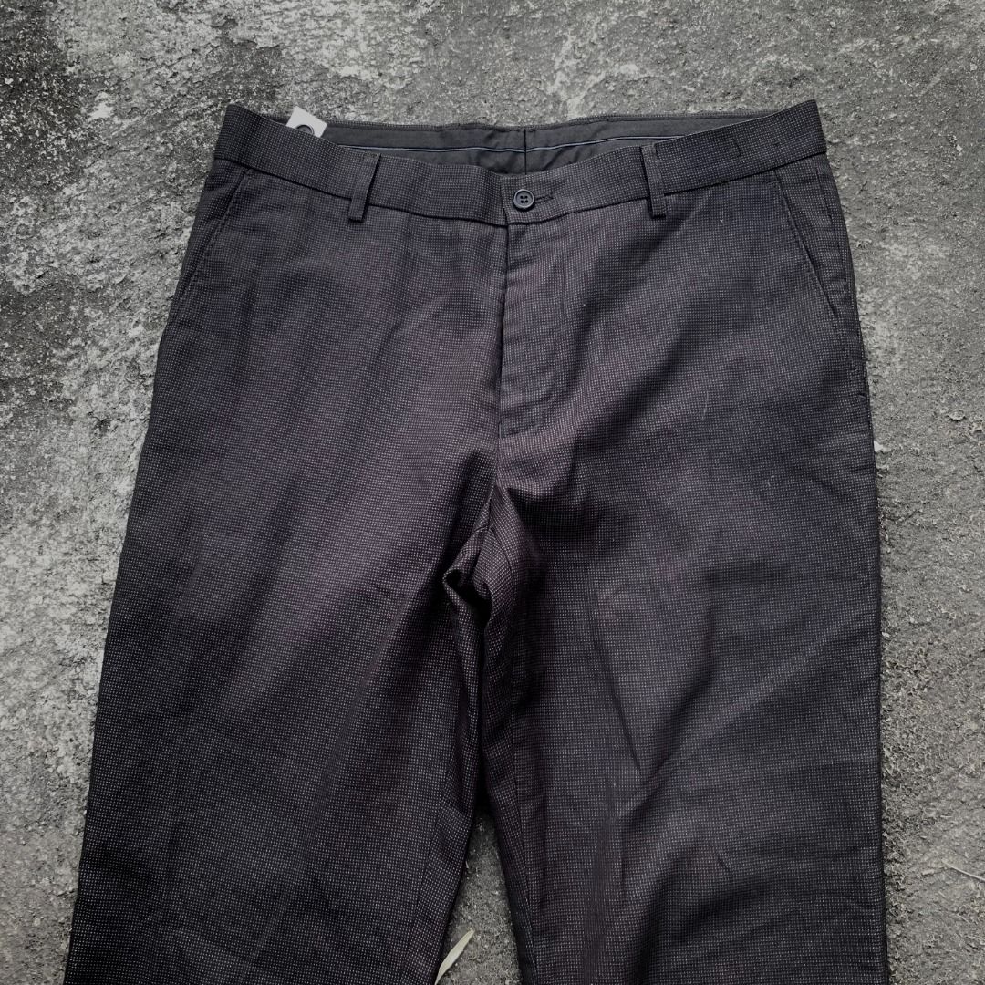 G2000 Man Trouser Pants (Category: Trousers) located in Bacoor. Submitted by thrifterrifix (Listing ID 1351847920, Image 3). Description: G2000 Man Trouser Pants Color: Black | Blue Grid Issue/s: None Other Details/Tags: Grid/patterned; slim fit Dimensions: 37" x 32"W Inseam: 27" Leg opening: 16" Price: P450.