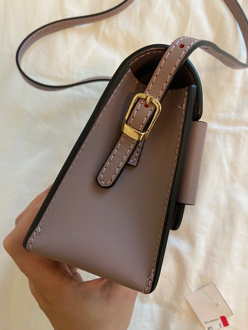 Genuine Leather Shoulder Bag (Category: Shoulder Bags) located in Manila. Submitted by a_kyle (Listing ID 1351857921, Image 3). Description: 100% Genuine Leather Used twice only Bought in Italy Shipping to be shouldered by buyer .