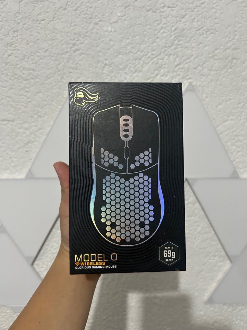Glorious Model O (Negotiable) (Category: Mouse & Mousepads) located in Manila. Submitted by simown (Listing ID 1351779413, Image 1). Description: Honest issue: may times na mabilis malowbat, and madumi yung sensor so need linisin walang time para linisin kaya benta nalang RFS: di na nagagamit Loc: Parañaque.