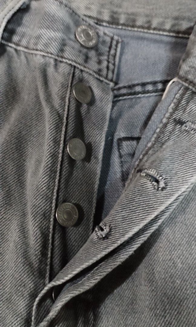 Levis 501 (Category: Jeans) located in Cavite. Submitted by camiya (Listing ID 1351938071, Image 2). Description: Available onhand ready for shipment interested buyer you may msg us.