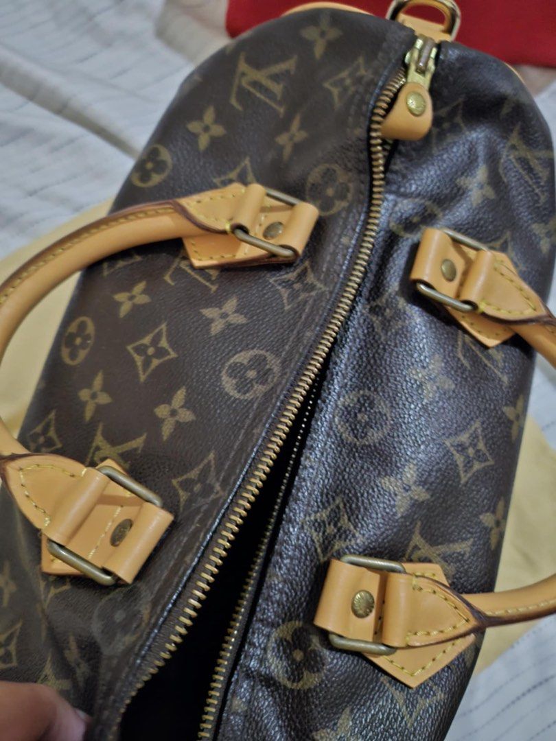 LV Bandouliere Speedy 30 (Category: Luxury Bags & Wallets) located in Santa Rosa. Submitted by taireo (Listing ID 1351823532, Image 3). Description: From Japan - LV Bandouliere Speedy 30 In very good condition. No visible flaws with dust bag. Selling for only 27k, negotiable. Sta. Rosa Laguna location. Can do shipping and meetup. .