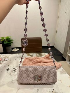 (Category: ) located in . Submitted by daisies182 (Listing ID 1351955732, Image 1). Description: .