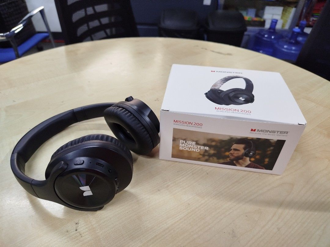 Monster Mission 200 Wireless Headphone (Category: Headphones & Headsets) located in Quezon City. Submitted by krianzkie (Listing ID 1351818095, Image 3). Description: Bluetooth: V5.3 Charging interface: Type C Charging Time: 1.5 - 2 hrs Talk time: About 4-5 hrs Music Time: About 40 hrs (Normal volume) 3 different EQ modes Foldable.