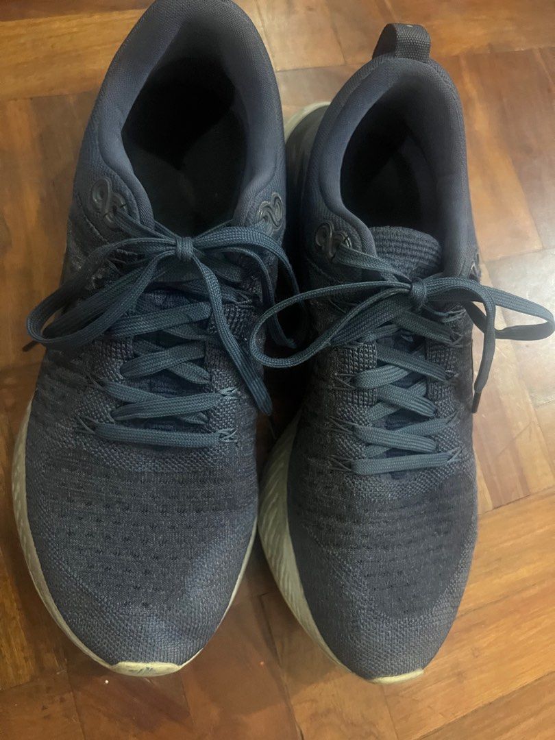 Nike React Infinity Run Flyknit 2 Blue (Category: Sneakers) located in Mandaluyong City. Submitted by ynnlvrs (Listing ID 1351912207, Image 2). Description: - In good condition (but has some flaws - tongue logo has sort of faded left shoe & some paint stain in the side soles of both shoes) - Bought 2021 - No box - SIZE: 10.5 Mop: Gcash Mandaluyong, Metro Manila.