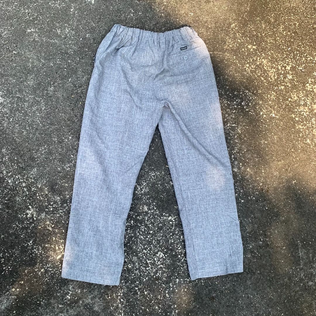 Oscar Jones Trousers Pants (Category: Trousers) located in Bacoor. Submitted by thrifterrifix (Listing ID 1351848497, Image 3). Description: Oscar Jones Trousers Pants Color: Gray Issue/s: None Other Details/Tags: 100% Polyester; stretchy waist Dimensions: 36" x 26"-32"W Inseam: 24" Leg opening: 16" .