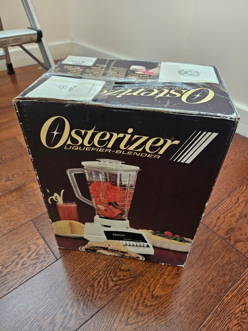 Osterizer Blender 10-Speed (Category: Juicers, Blenders & Grinders) located in Quezon City. Submitted by fluffymoose0424 (Listing ID 1351783377, Image 1). Description: 5000 SRP.
