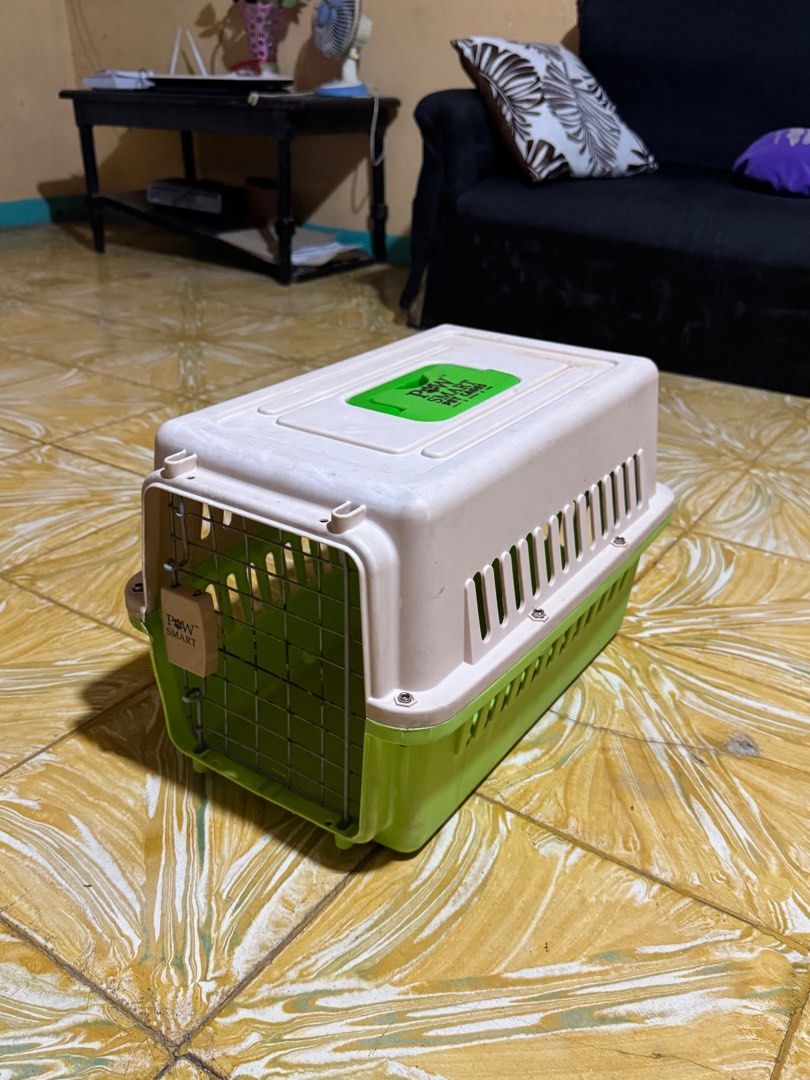 Pet Carrier (Category: Homes & Other Pet Accessories) located in Kawit. Submitted by shop.boaaa (Listing ID 1351894218, Image 2). Description: good for pet transport 45cm x 24cm x 30cm.