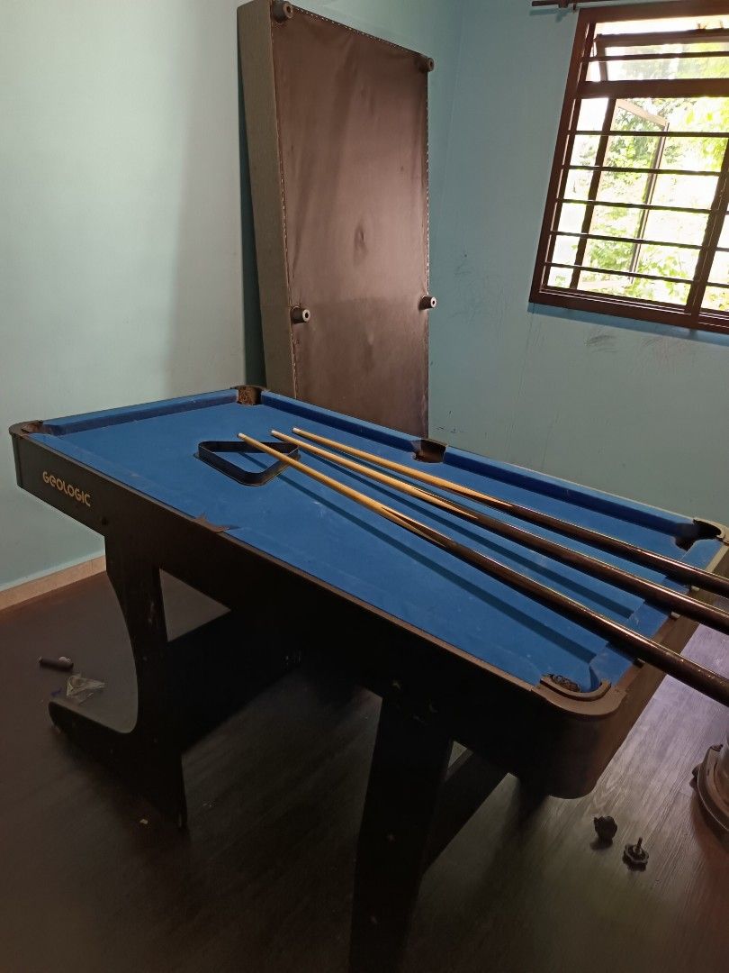 Pool Table (Category: Racket & Ball Sports) located in Singapore. Submitted by shashasenthil13 (Listing ID 1351866529, Image 1). Description: Foldable 5 ft high...