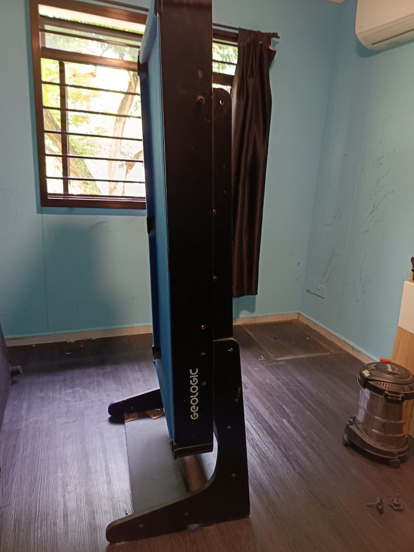 Pool Table (Category: Racket & Ball Sports) located in Singapore. Submitted by shashasenthil13 (Listing ID 1351866529, Image 2). Description: Foldable 5 ft high...