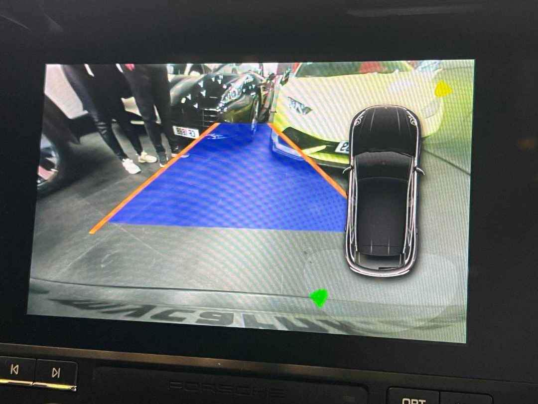 Porsche MACAN Auto498310292282419209