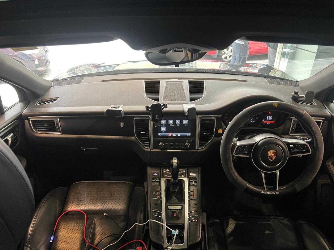 Porsche MACAN Auto498310292282419208