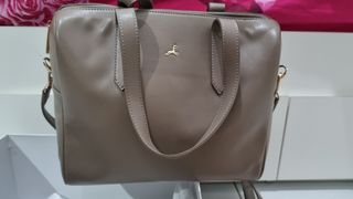 (Kategori: ) berada di . Dikirim oleh declutteredbyw (ID iklan 1351957758, Gambar 1). Deskripsi: .