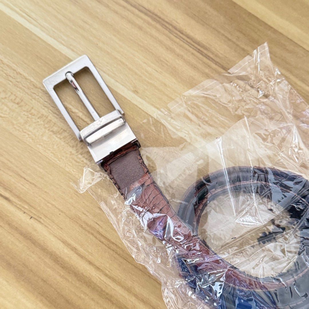 ralph lauren leather belt (Category: Belts) located in Antipolo. Submitted by bananadeclutter (Listing ID 1351780624, Image 1). Description: •leather belt is peeling and its rubber lining but this can be replaceable through a cobbler •can fit to 28-33 in. •the metal part can be twisted for two-way usage of inside and out .