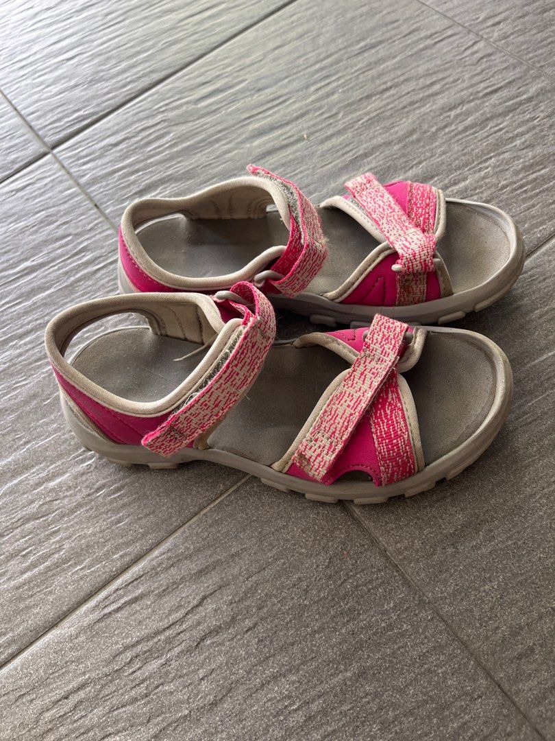 Sandals (Category: Sandals) located in Singapore. Submitted by singhs (Listing ID 1351824421, Image 3). Description: Girls sandles bought from Decathlon in Europe. Size from 4-8 yrs old .