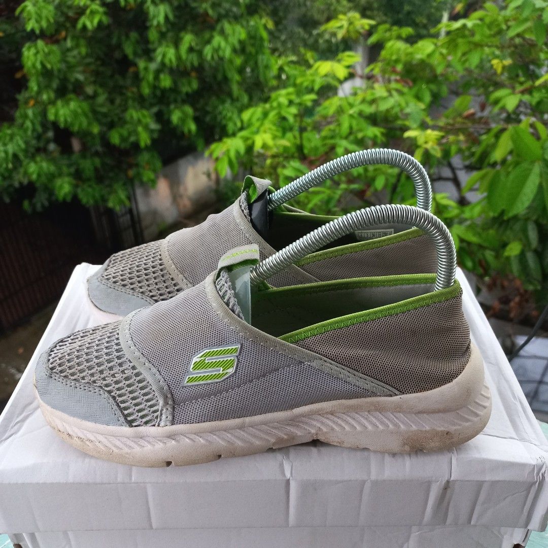 Sepatu Skechers slipon size 36