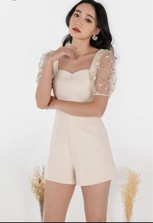 (Category: ) located in . Submitted by wardrobeclearanxe (Listing ID 1351853345, Image 1). Description: .
