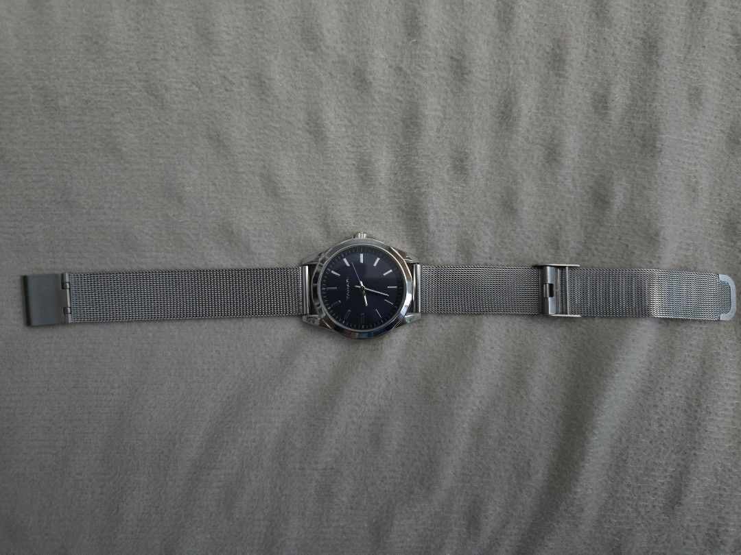 Tahari womens watch (Category: Women's Watches) located in San Juan City. Submitted by louislane (Listing ID 1351803730, Image 2). Description: Fresh from US. Padala lang po sa akin. Medyo madami nako watches kaya binebenta ko na. Item only without box. Susuotin na lang makinis na makinis pa..