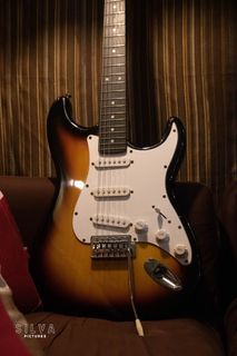 Thomson ST1 Stratocaster (Sunburst Finish)
