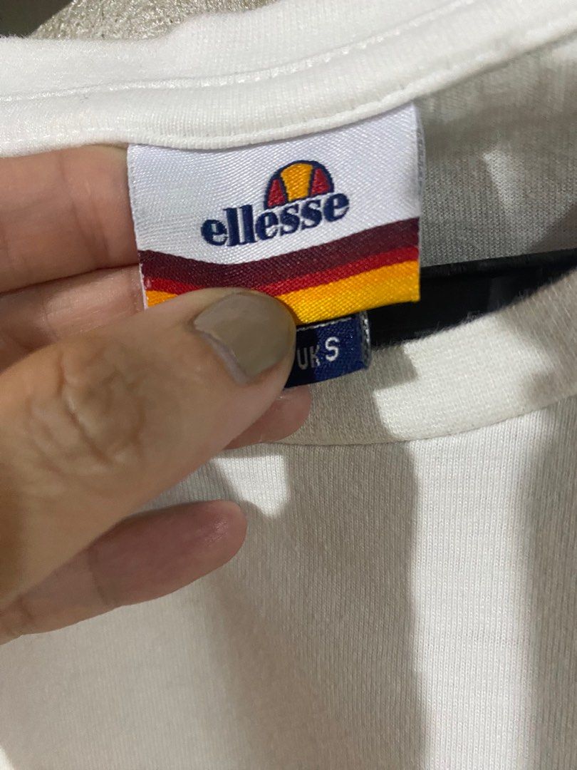 Tshirt (Category: Tshirts & Polo Shirts ) located in Las Pinas. Submitted by aaacollection (Listing ID 1351812972, Image 3). Description: Original White color Unisex Medium.