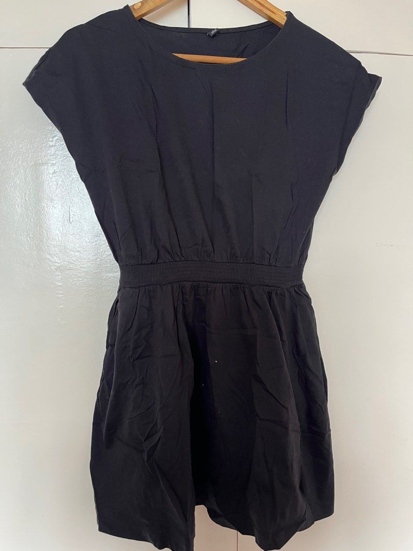 Uniqlo Black Dress (Category: Dresses) located in Tuguegarao City. Submitted by Lotus05 (Listing ID 1351884900, Image 1). Description: .