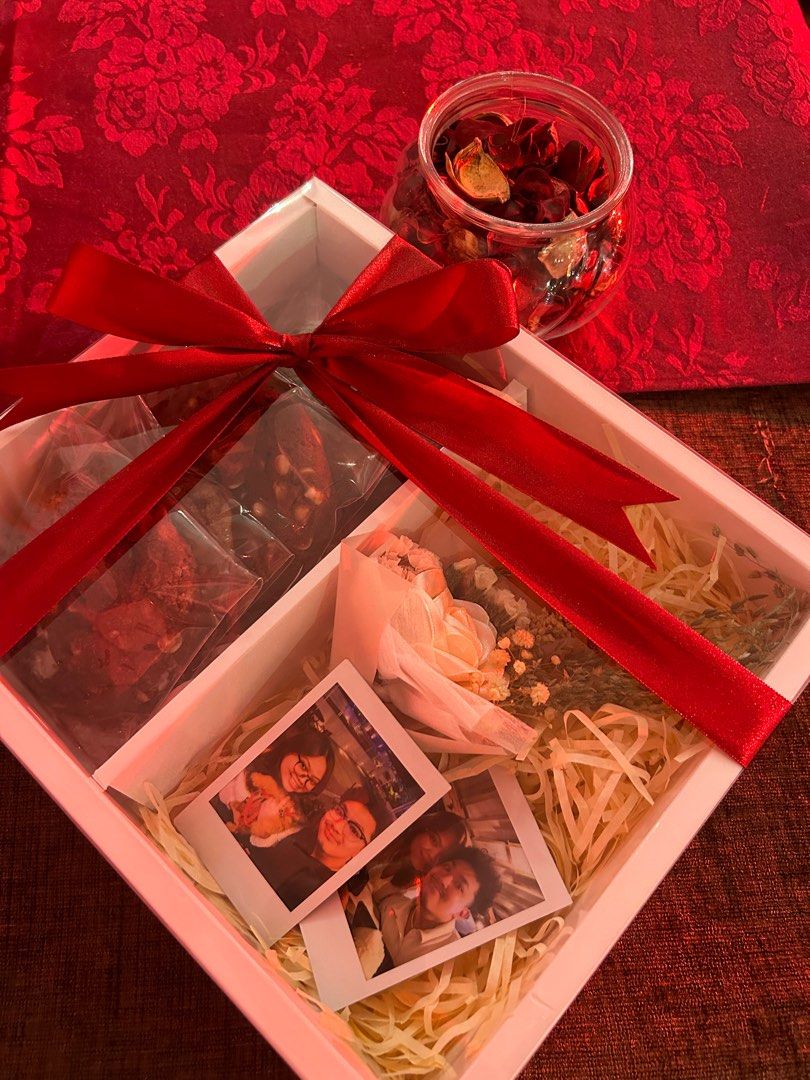 Valentine's Gift Box Pre-Order (Category: Gift Baskets & Hampers) located in Las Pinas. Submitted by ladyattire (Listing ID 1351927681, Image 2). Description: Pre order now: Box of 5 cookies and mini satin rose bouquet + 2 instax photos Flavors: 2 red velvet cookies, 3 classic (chocolate chips) Send me a clear copy of your photos. 😉♥️ Palm Sized Cookies 🍪♥️ Medium Sized Box.