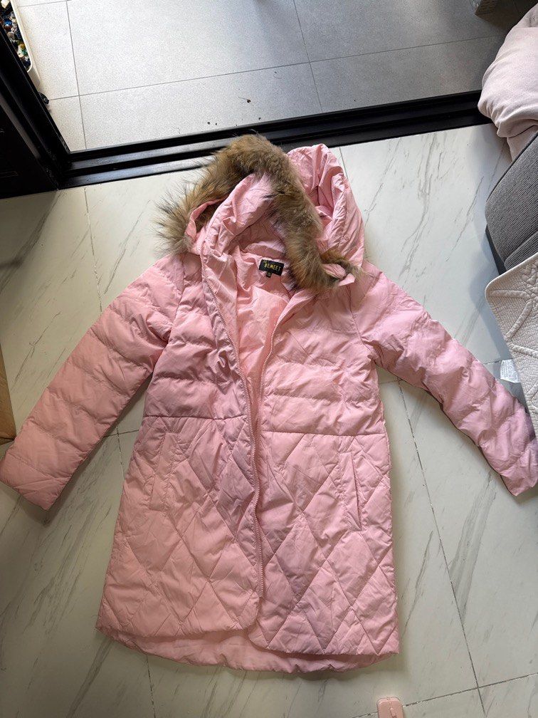 Winter Jacket (Category: Coats, Jackets and Outerwear) located in Singapore. Submitted by chiesanh (Listing ID 1351815754, Image 1). Description: Bought this in Japan and only used twice. Have bought another new one during recent trip hence selling this away x.