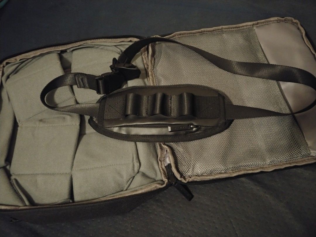 XCUBE X TAJEZZO (Category: Sling Bags) located in Quezon City. Submitted by timo12 (Listing ID 1351904674, Image 2). Description: Nakatabi lang po di nagagamit. Di ko alam pano ikabit yung sling nya, as is na po. Maganda sya pang lagayan ng baon sa work o kaya mga gamit pag may lakad. Location: Kamuning or nearby areas.