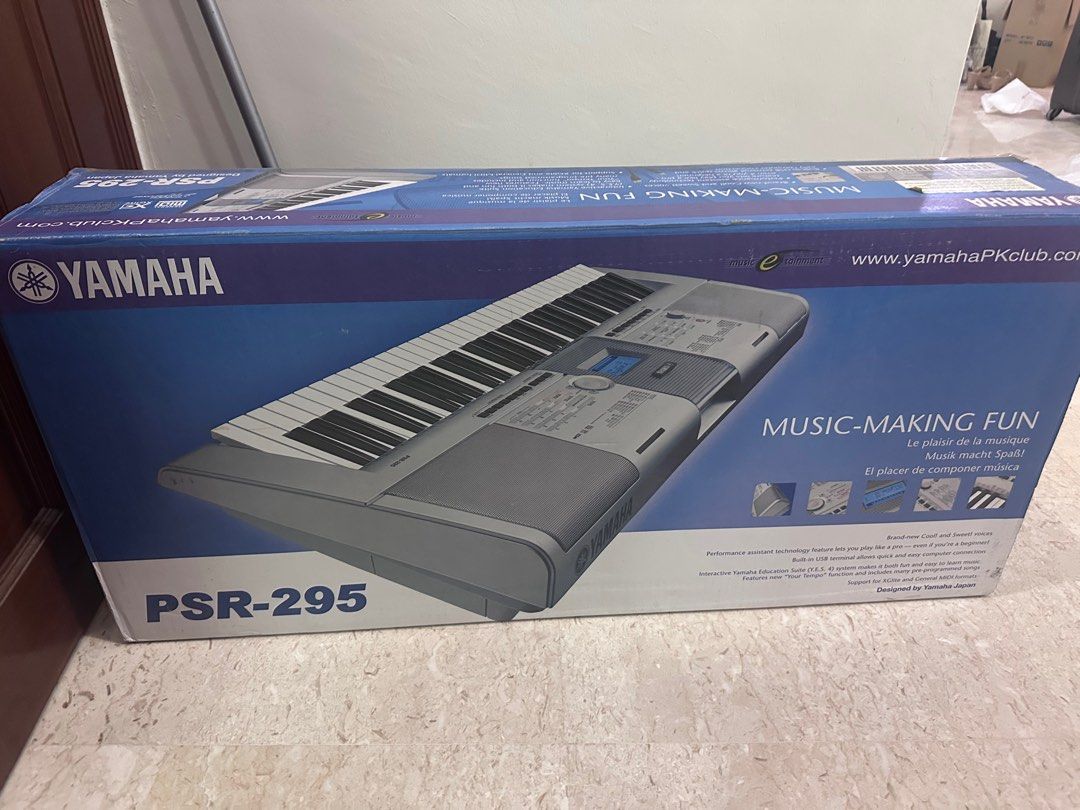 Yamaha PSR-295 キーボード Yamaha PSR-295 (with pedal and stand), Hobbies & Toys, Musical