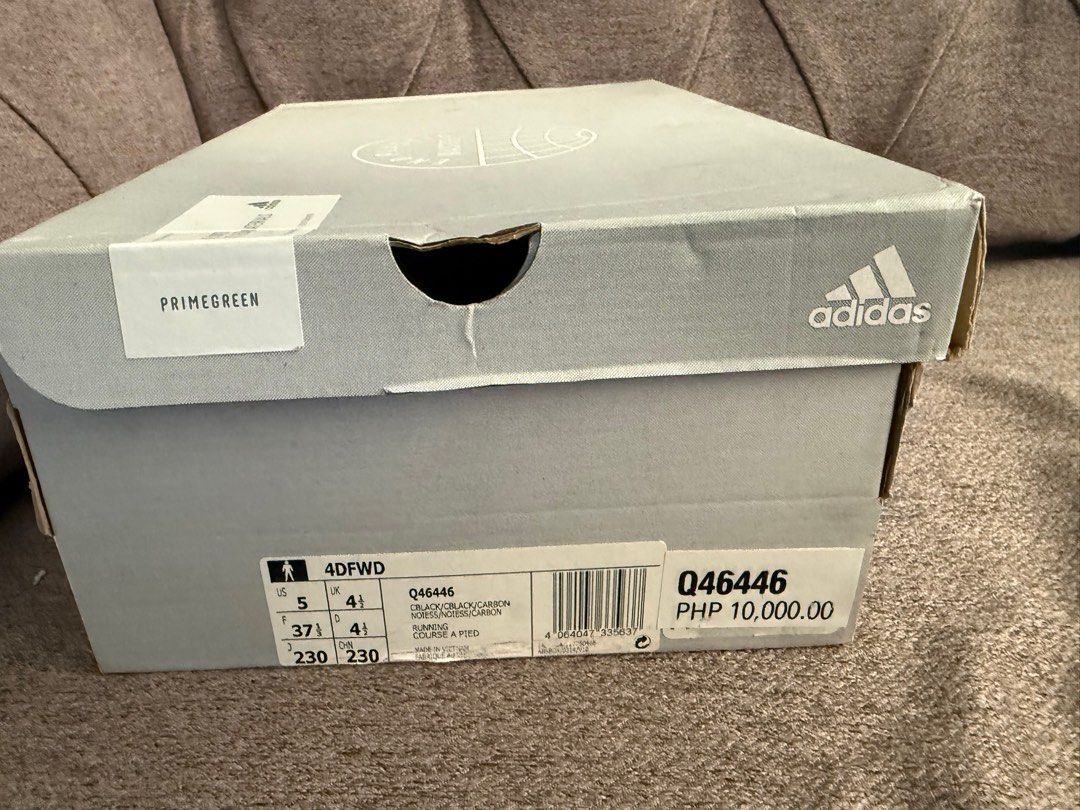 Original Adidas 4D FWD (Category: Sneakers) located in Manila. Submitted by sweetlips01 (Listing ID 1351996072, Image 3). Description: Selling because I only used it a few times; with Box, no flaw .