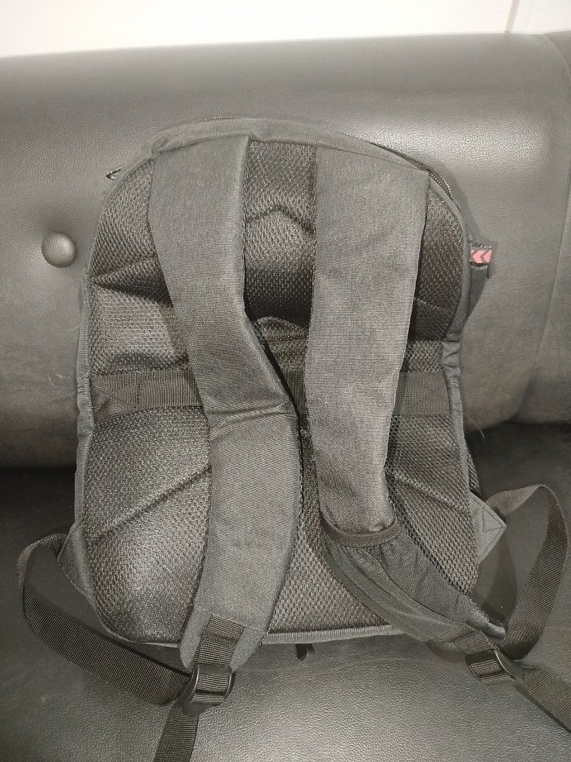 Bagsmart Backpack (Authentic) (Category: Backpacks) located in Quezon City. Submitted by randomthings26 (Listing ID 1352006244, Image 3). Description: Price is negotiable. Bagsmart. Spacious. Camping. Laptop. Authentic. Padala galing USA. Brandnew.