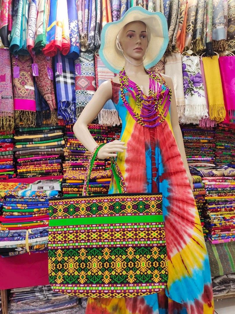 Batik bag (Category: Tote Bags) located in Zamboanga. Submitted by smartstyle (Listing ID 1352088083, Image 3). Description: Batik Tote Bag (Large Size) Dimensions: Height - 15 inches Length - 21 inches Width - 3.5 inches ✅Best gift ✅Light weight ✅Rubberized ✅Zipper lock ✅Durable ✅Made of original batik ✅ washable ✅Very Useful ✅Waterproof #Batik #BatikBags #BatikOriginal #BatikFromThailand #BatikFromIndonesia #Tokens #Giveaways #Wholesale #Retail