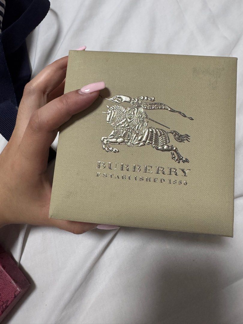 Burberry Watch Rosegold (Category: Women's Watches) located in Manila. Submitted by southbabe (Listing ID 1352056464, Image 2). Description: Brand new watch. With sticker pa. Comes with box. Never been used. No issue. Rosegold in color. Item + shipping fee ✨Photos uploaded are actual photos. ✨All sales are final. no return, no exchange. No refunds. ✨shipping fee c/o buyer.