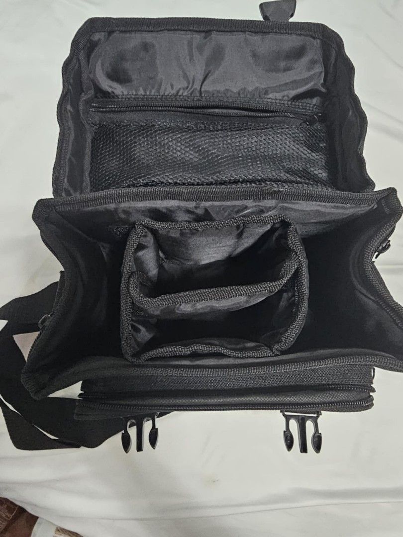 Cannon camera bag (Category: Camera Bags & Carriers) located in Manila. Submitted by mommiedeclutter (Listing ID 1352061448, Image 2). Description: Cannon camera bag brand new LWH 9 inches × 5 inches x 7 inches rfs: decluttering.