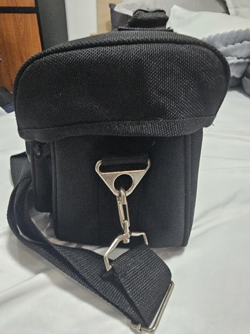 Cannon camera bag (Category: Camera Bags & Carriers) located in Manila. Submitted by mommiedeclutter (Listing ID 1352061448, Image 3). Description: Cannon camera bag brand new LWH 9 inches × 5 inches x 7 inches rfs: decluttering.