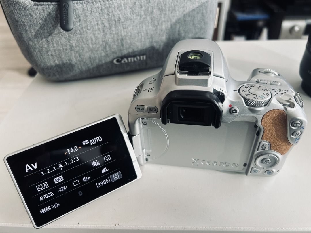 Canon EOS Kiss X6i Digital SLR Camera