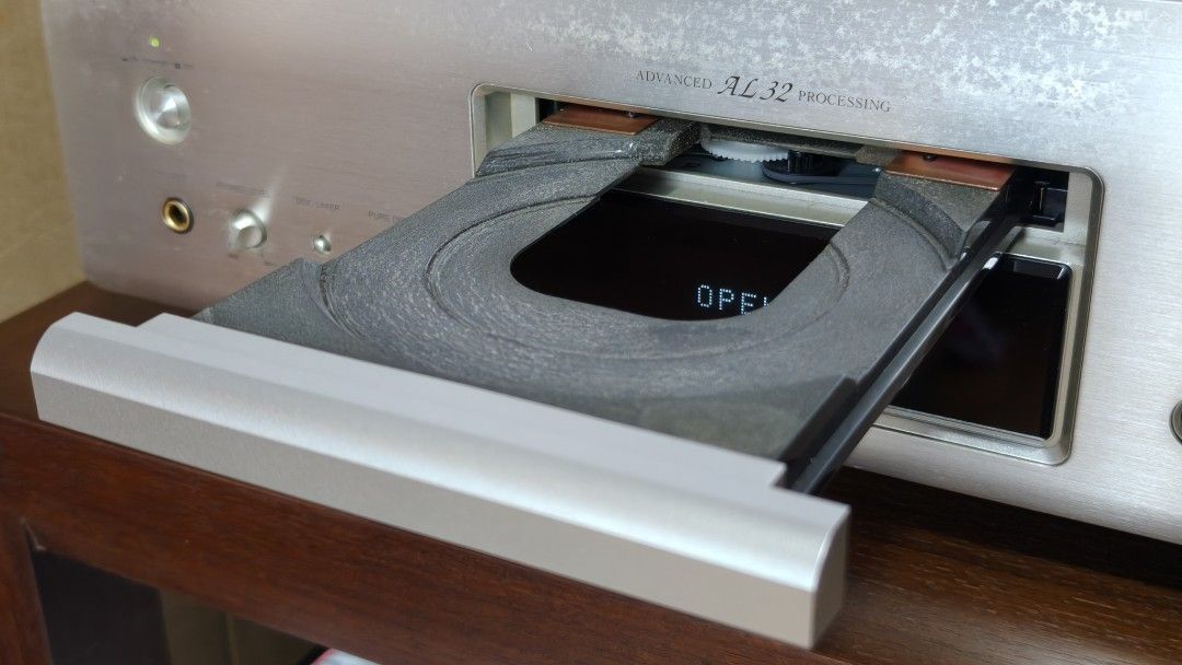 Denon DCD-1510AE SACD Player63204171394434113