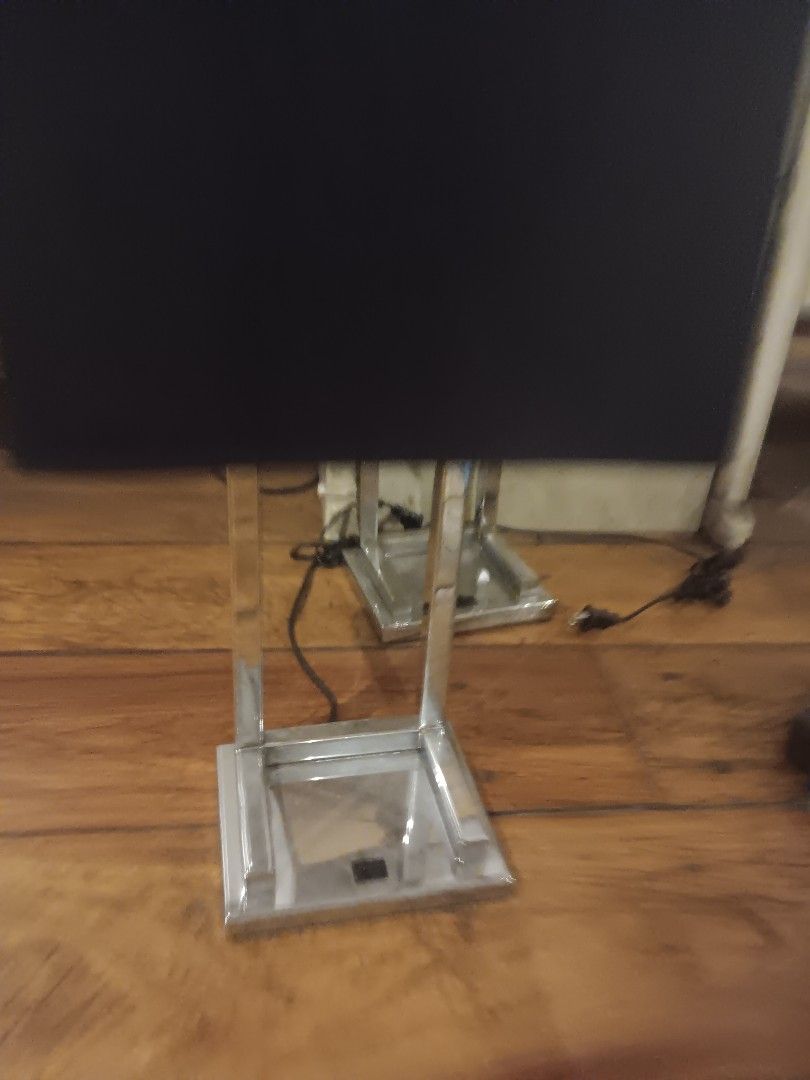 Desk lamps and standing lamp (Category: Other Home Decor) located in Las Pinas. Submitted by jesus1smysavi0r (Listing ID 1352098426, Image 2). Description: Hotel Pull Out In black or beige crown with stainless or wood base.