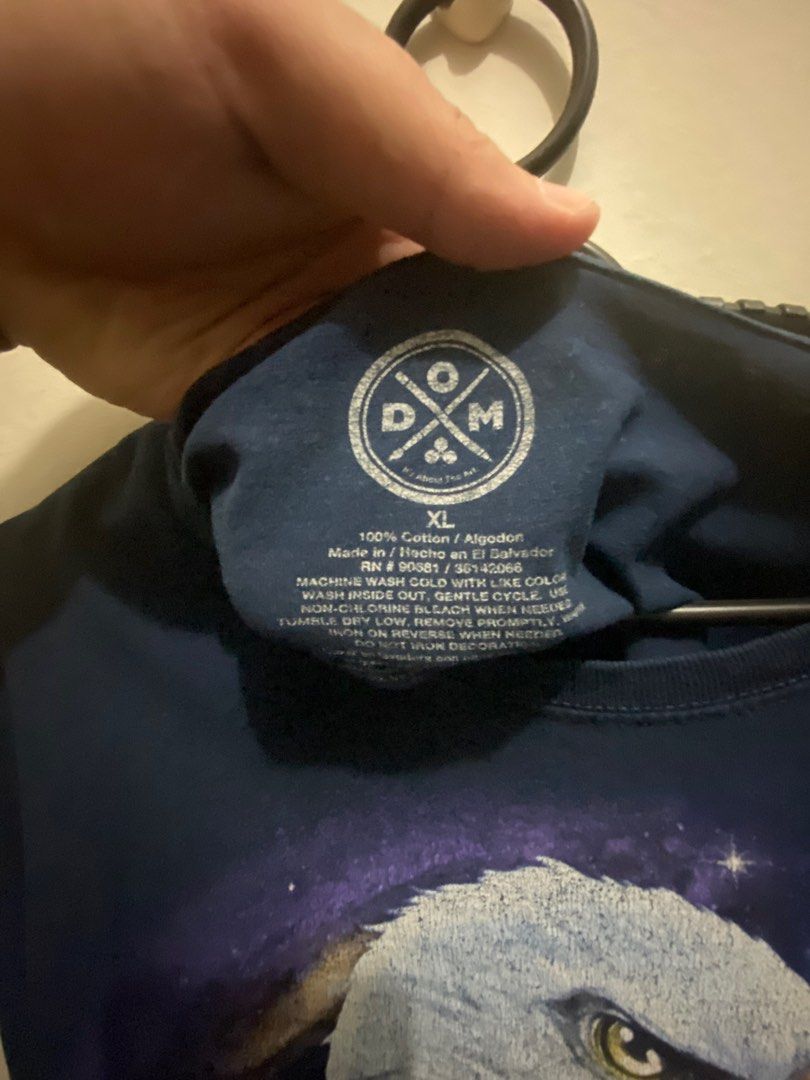 DOM EAGLE (Category: Activewear) located in Gombak. Submitted by zulhazzim (Listing ID 1352140378, Image 2). Description: Pit 24 Labuh 28 Condition 8/10 Nego smpai jadi.