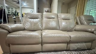 (Category: ) located in . Submitted by cottiespreloved (Listing ID 1352047454, Image 1). Description: .