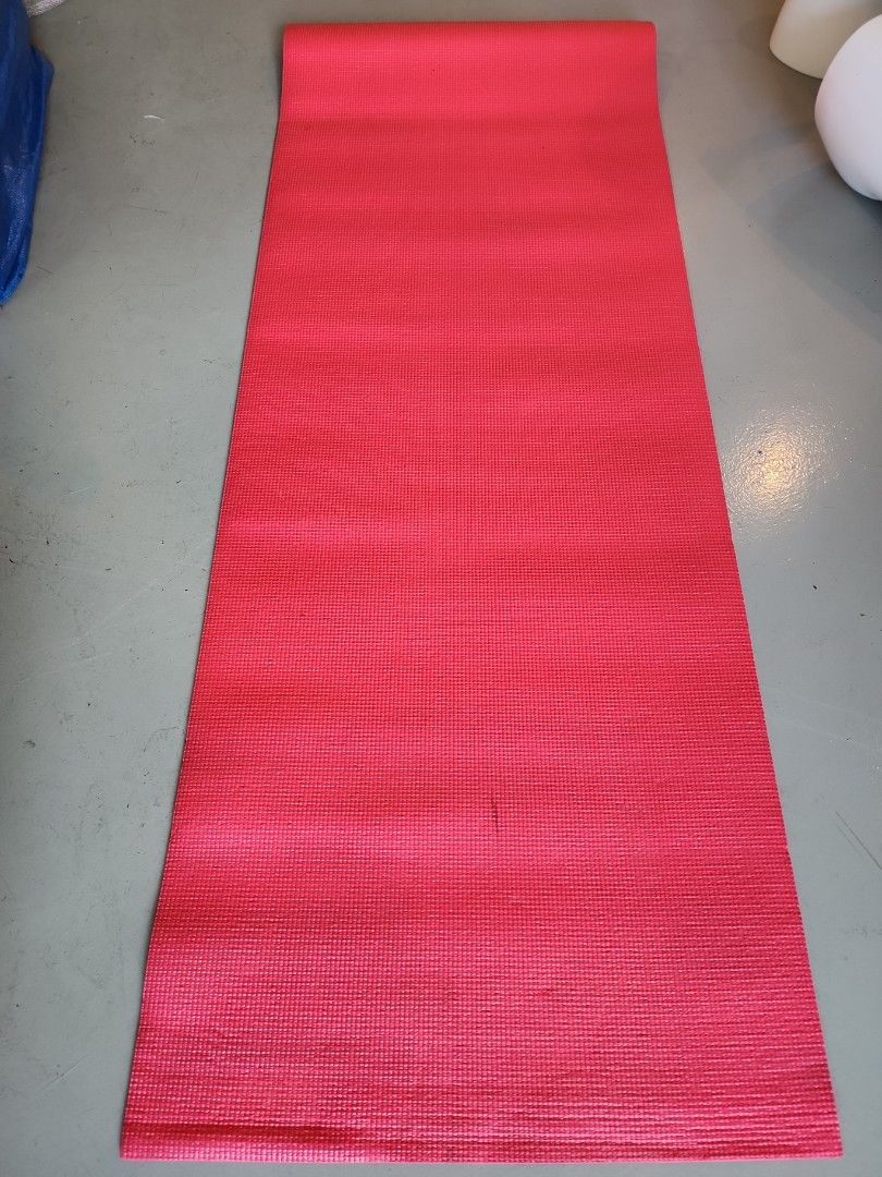 Exercise Mats (Category: Exercise Mats) located in Singapore. Submitted by ferhass (Listing ID 1352002186, Image 1). Description: Quantity 4x Pink 5x blue 1x green Used for group exercise sessions. Take All - $25. No negotiable. Self collect by appointment..