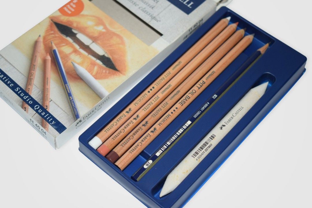 FABER CASTELL Classic Sketch Set (Category: Stationery & School Supplies) located in Makati City. Submitted by clutter_corner (Listing ID 1352081125, Image 2). Description: Has minor packing rip but contents are unused Set Inclusion: 1 Goldfiber Graphite Sketch Pencil (2B) 3 Pitt Pastel Pencils (White Medium, Sanguine, Walnut Brown) 1 Pitt Oil Base Pencil (Black Medium) 1 Blending Stump Kindly message me if you're interested 😊.