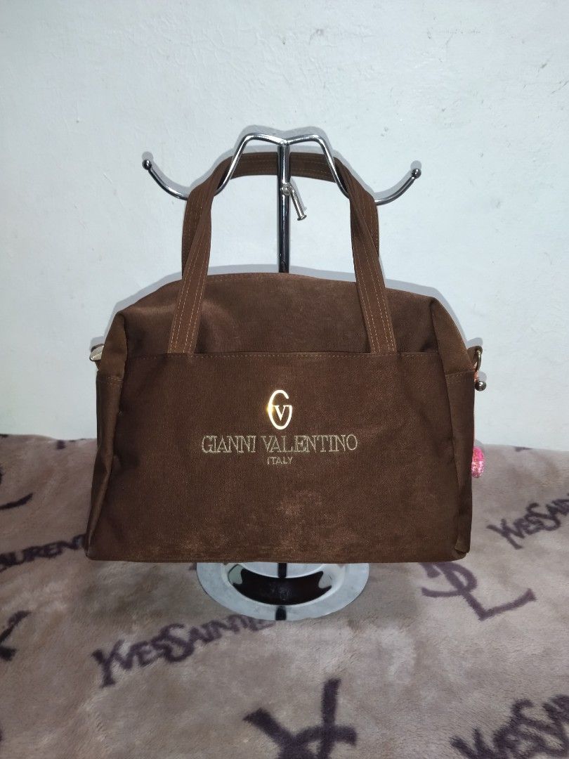 Gianni valentino (Category: Luxury Bags & Wallets) located in Bulacan. Submitted by THA_D_THRIFT (Listing ID 1352121554, Image 2). Description: FRESH FROM 🇯🇵 SOURCE GOOD AS NEW HAND/SHOULDER BAG.