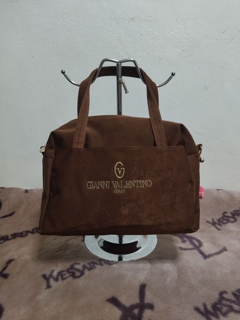 Gianni valentino (Category: Luxury Bags & Wallets) located in Bulacan. Submitted by THA_D_THRIFT (Listing ID 1352121554, Image 1). Description: FRESH FROM 🇯🇵 SOURCE GOOD AS NEW HAND/SHOULDER BAG.