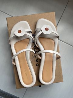(Category: ) located in . Submitted by preloved_byaaa (Listing ID 1352018275, Image 1). Description: .