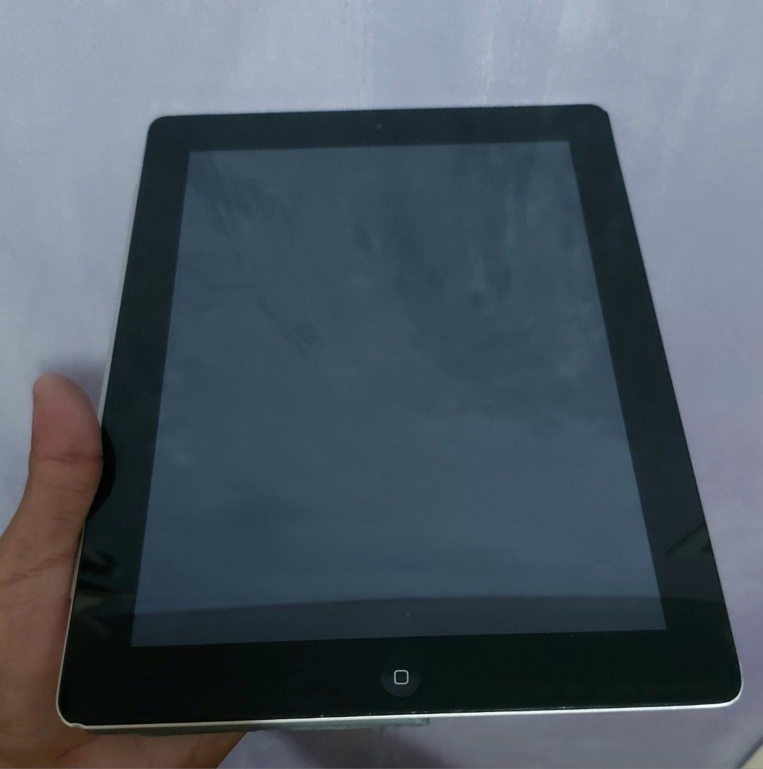 iPad 16GB 4th Generation (Category: iPad) located in Cainta. Submitted by bautistajeff (Listing ID 1352116916, Image 3). Description: ✔️ Selling as is - what you see is what you get ✔️ In good condition no hidden issues or defects ✔️ 90% smooth - with barely scratches front and back ✔️ With some dents as seen on the pictures (bawal sa maarte 😆 ) ✔️ With flip front cover ✔️ No screen protector ✔️ No iCloud issues ✔️ IOS version 10.3.3 - updated a