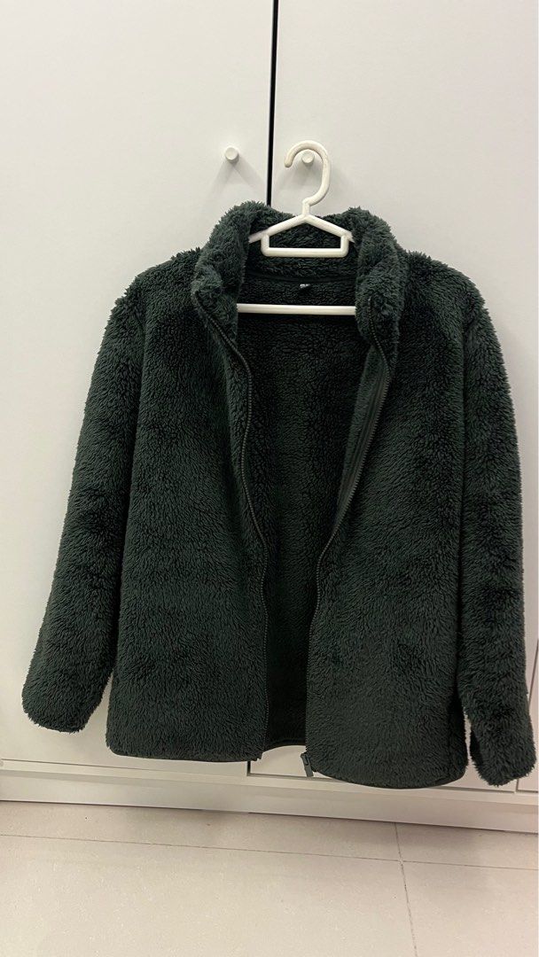 Jacket (Category: Coats, Jackets and Outerwear) located in Singapore. Submitted by evelynhui (Listing ID 1352005922, Image 3). Description: .