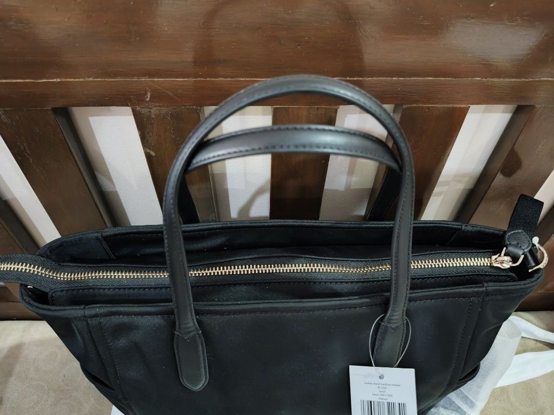 Kate Spade Medium Chelsea (Category: Luxury Bags & Wallets) located in Manila. Submitted by online_sari_sari (Listing ID 1352003895, Image 3). Description: 💯 authentic slightly negotiable.