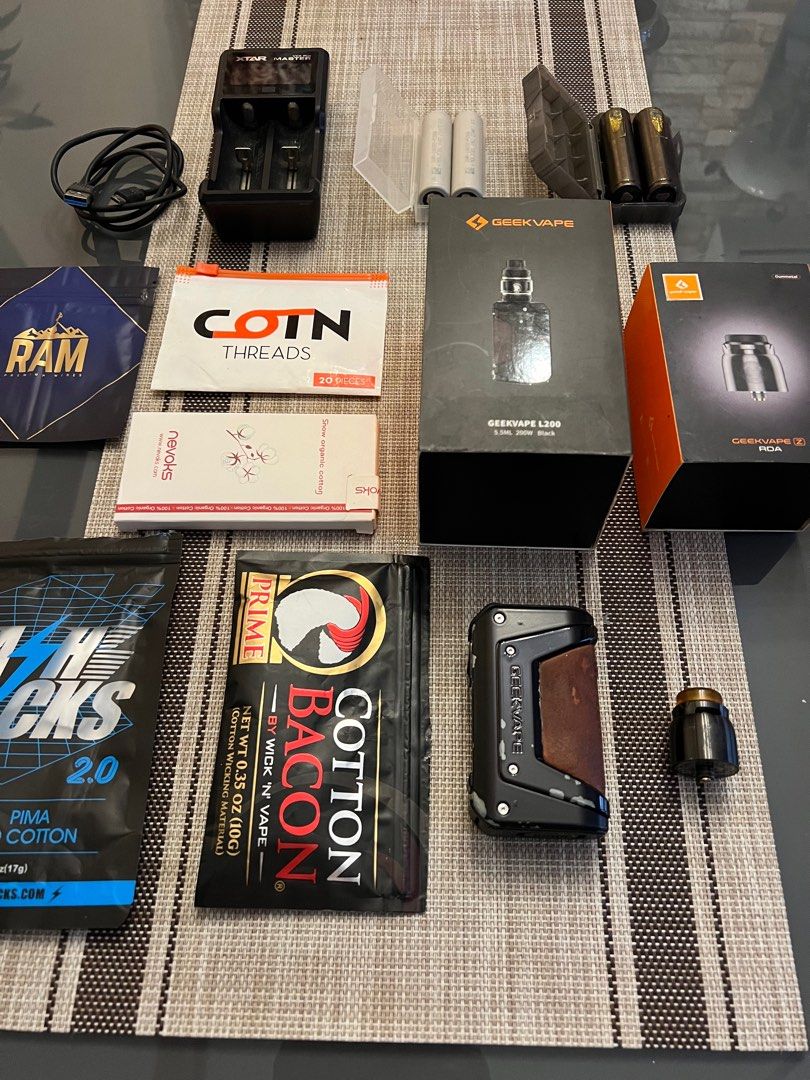 L2 SET (Category: Vintage Collectibles) located in Manila. Submitted by kylestuffs (Listing ID 1351975969, Image 1). Description: READ BEFORE YOU BUY!! ₱1595 ONLY!! •L200 complete w/ box & paper inserts •complete w/ box & paper inserts FREEBIES: • 2 bay charger •legit 1 pair of molicel 18650 battery •legit 1 pair of basen 18650 battery •madaming cottons can send further details upon request. pm lang meet: sjdm, bulacan ship: lalamove/lbc mop: uni